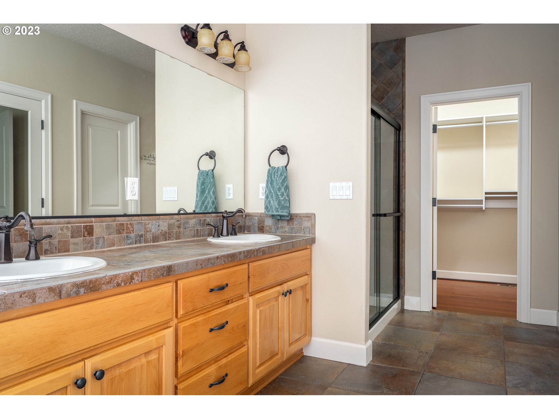 107 Southeast Gabbert Road Gresham, OR 97080 - Photo 17 of 27 Gallery Image 17