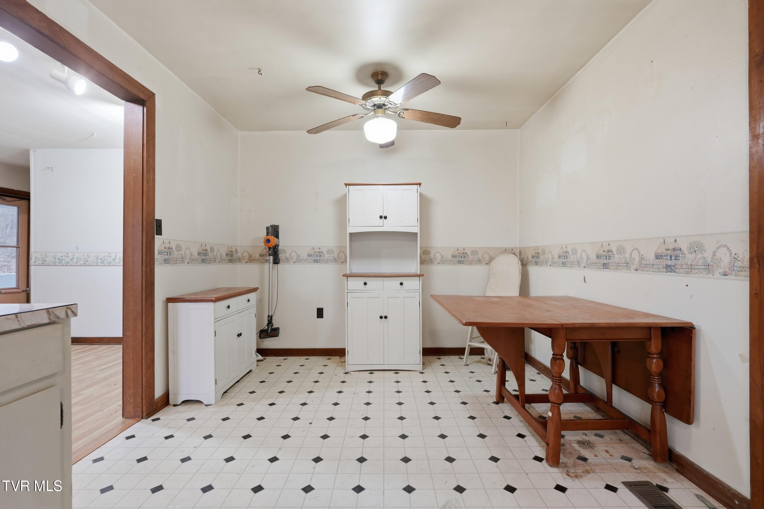 16120 Mountain Spring Road Abingdon, VA 24210 - Photo 11 of 33 11_dsc02202