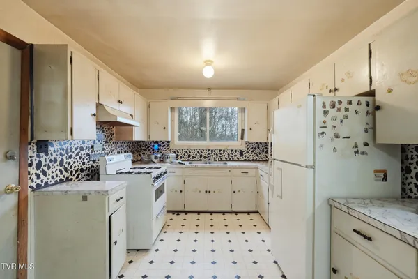 $139,999 | 16120 Mountain Spring Road, Abingdon, VA 24210