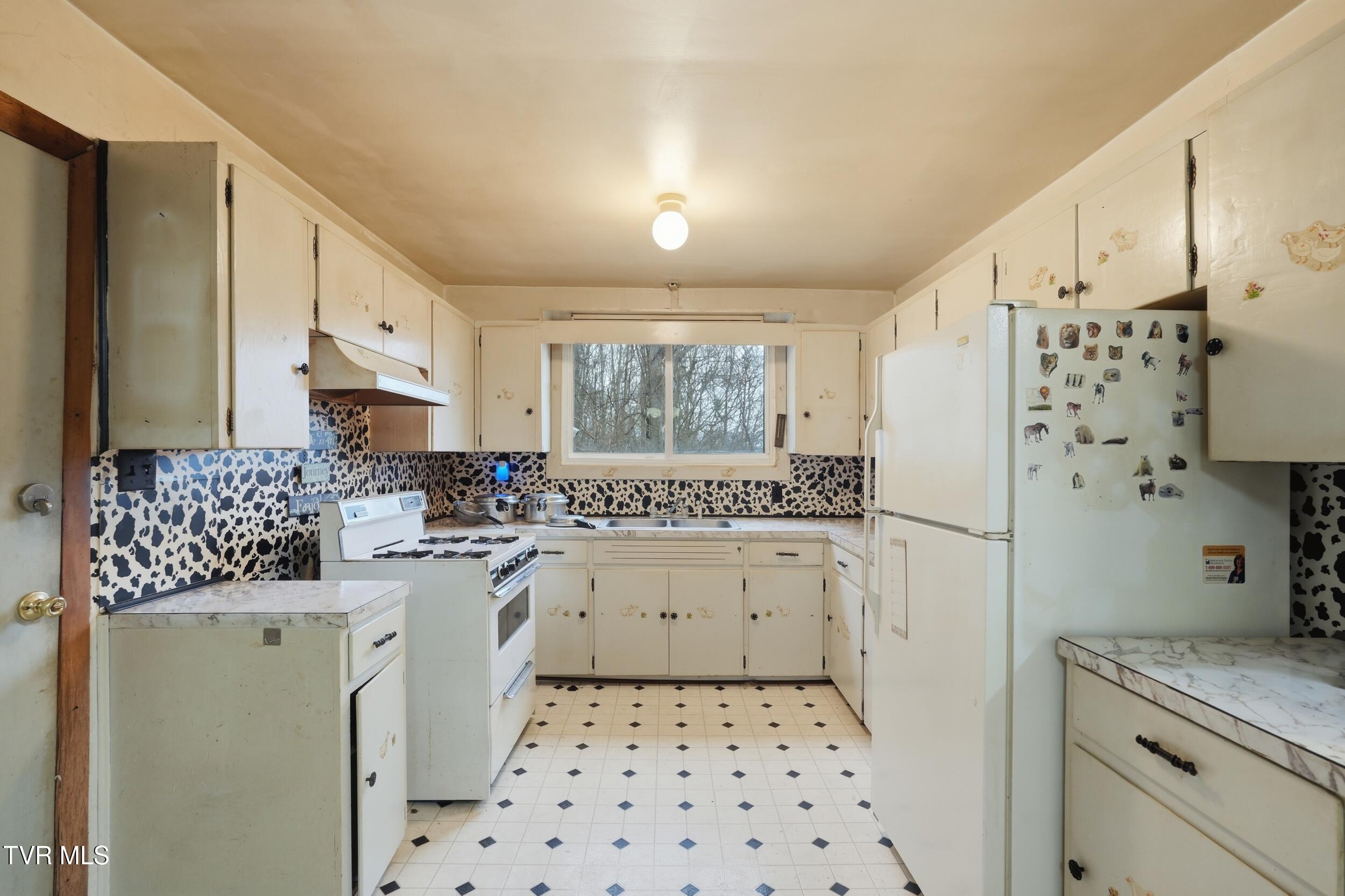 16120 Mountain Spring Road Abingdon, VA 24210 - Photo 9 of 33 9_dsc02196