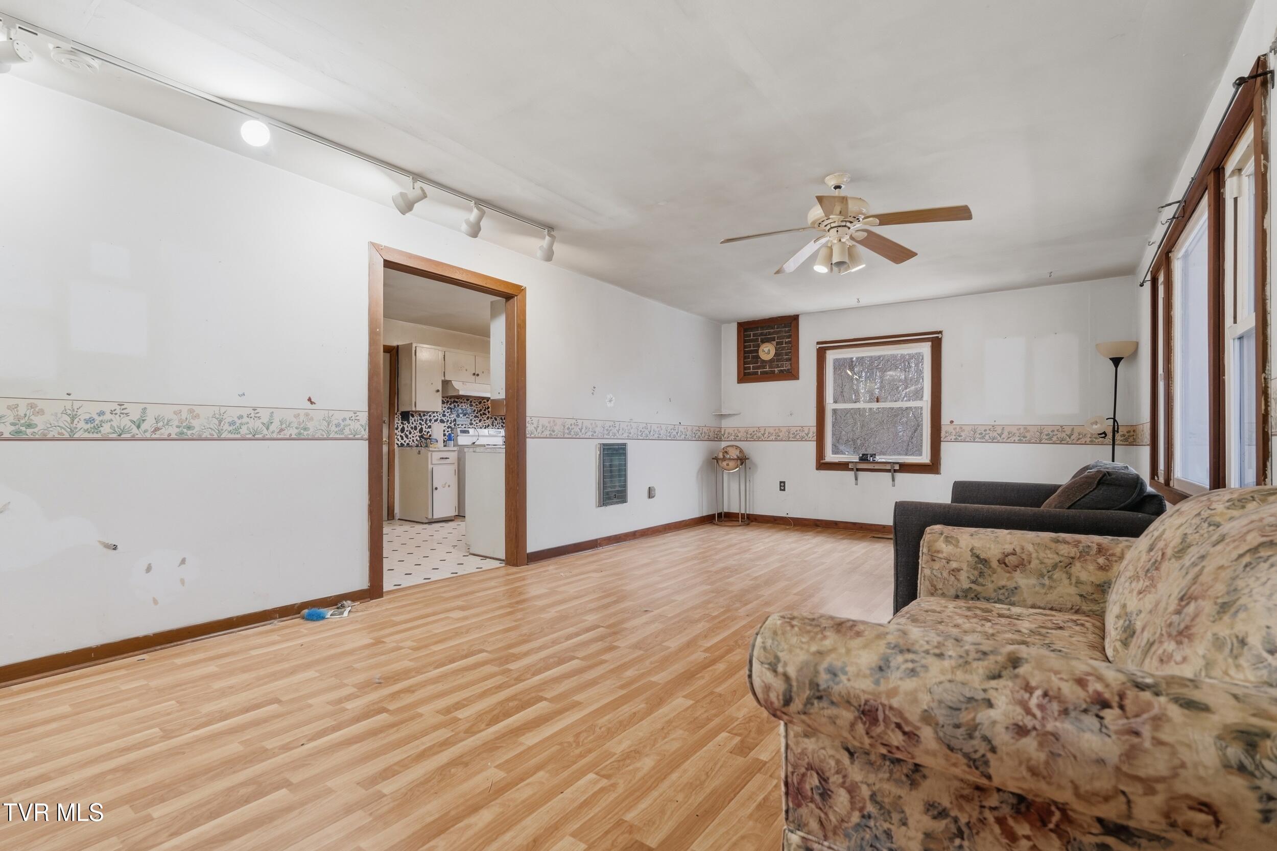 16120 Mountain Spring Road Abingdon, VA 24210 - Photo 10 of 33 6_dsc02187