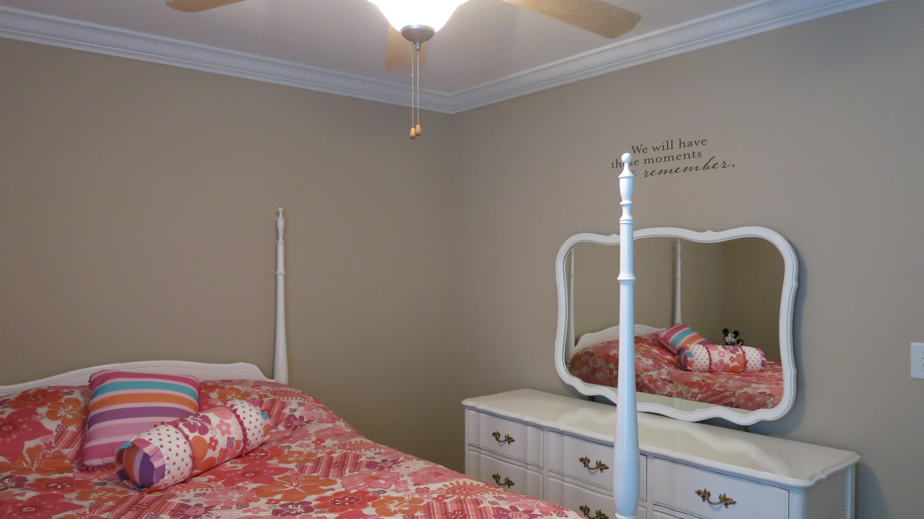 136 Live Oak Road Ringgold, GA 30736 - Photo 14 of 24 Guest room.JPG