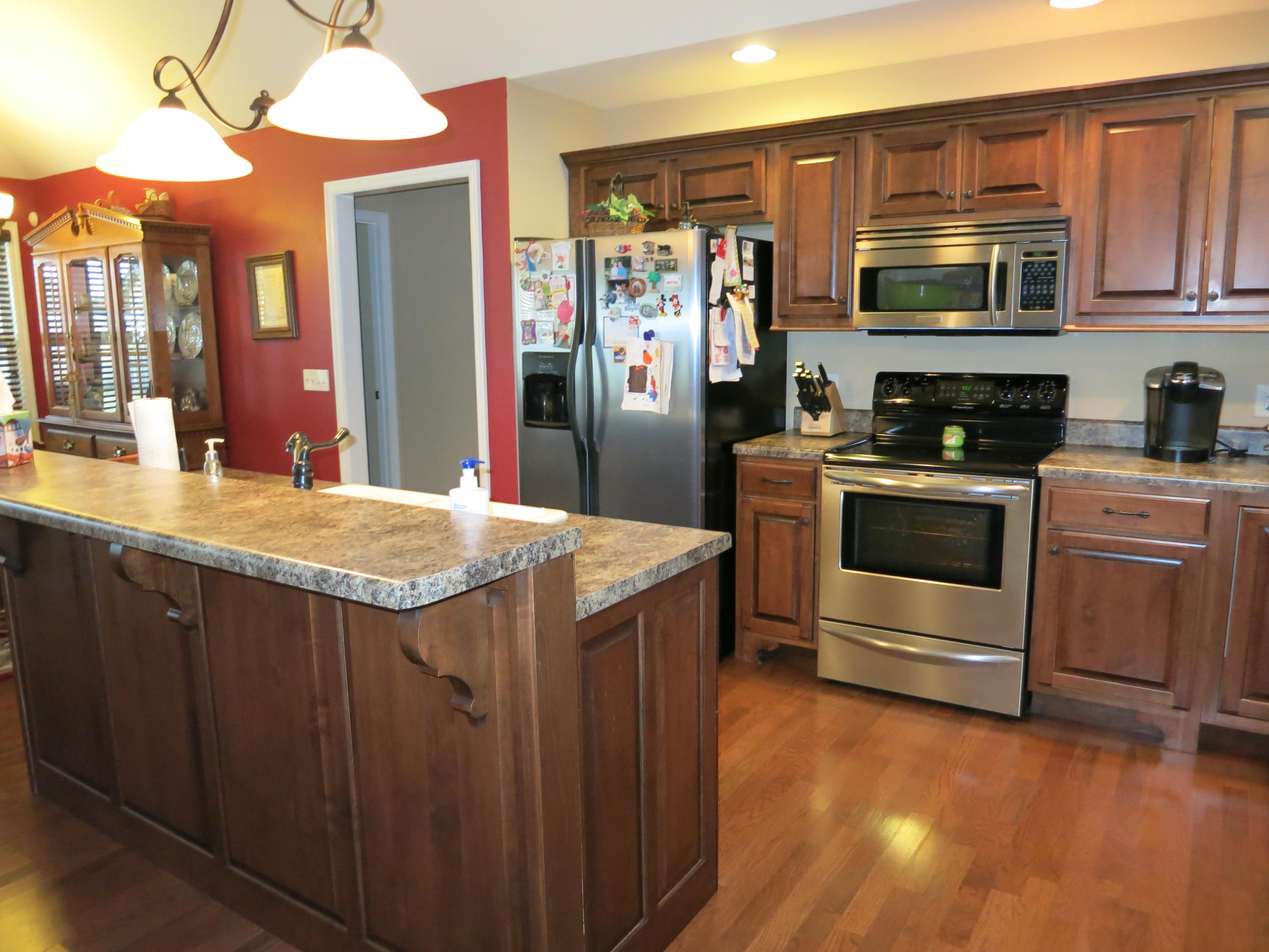 136 Live Oak Road Ringgold, GA 30736 - Photo 6 of 24 Kitchen bar.JPG