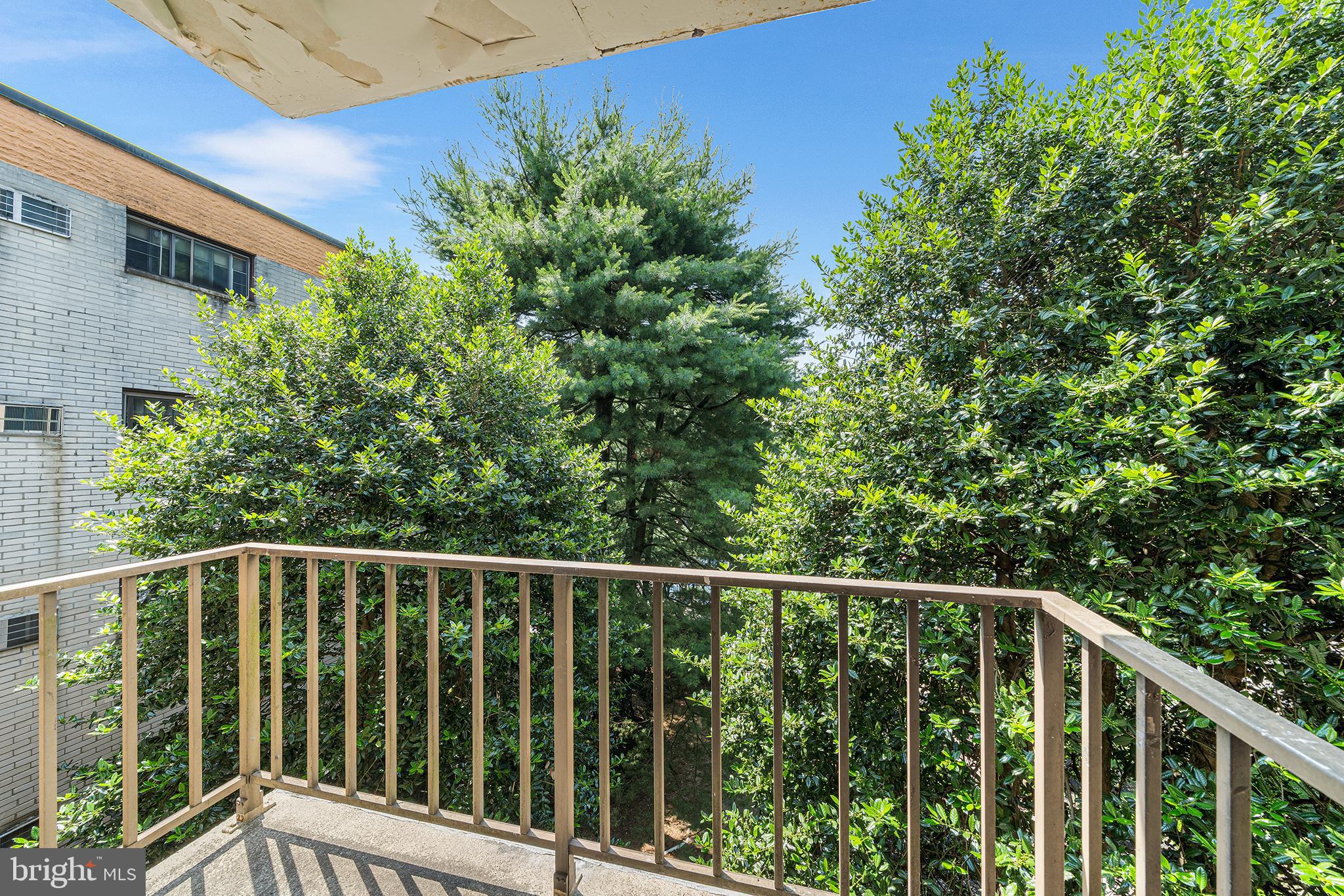 400 Glendale Road, Unit H30 Havertown, PA 19083 - Photo 16 of 22 a view of a balcony with a pot