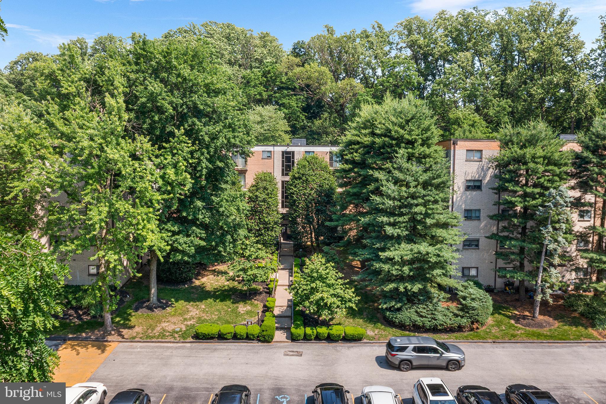 400 Glendale Road, Unit H30 Havertown, PA 19083 - Photo 2 of 22 aerial view of a house with a yard and large tree