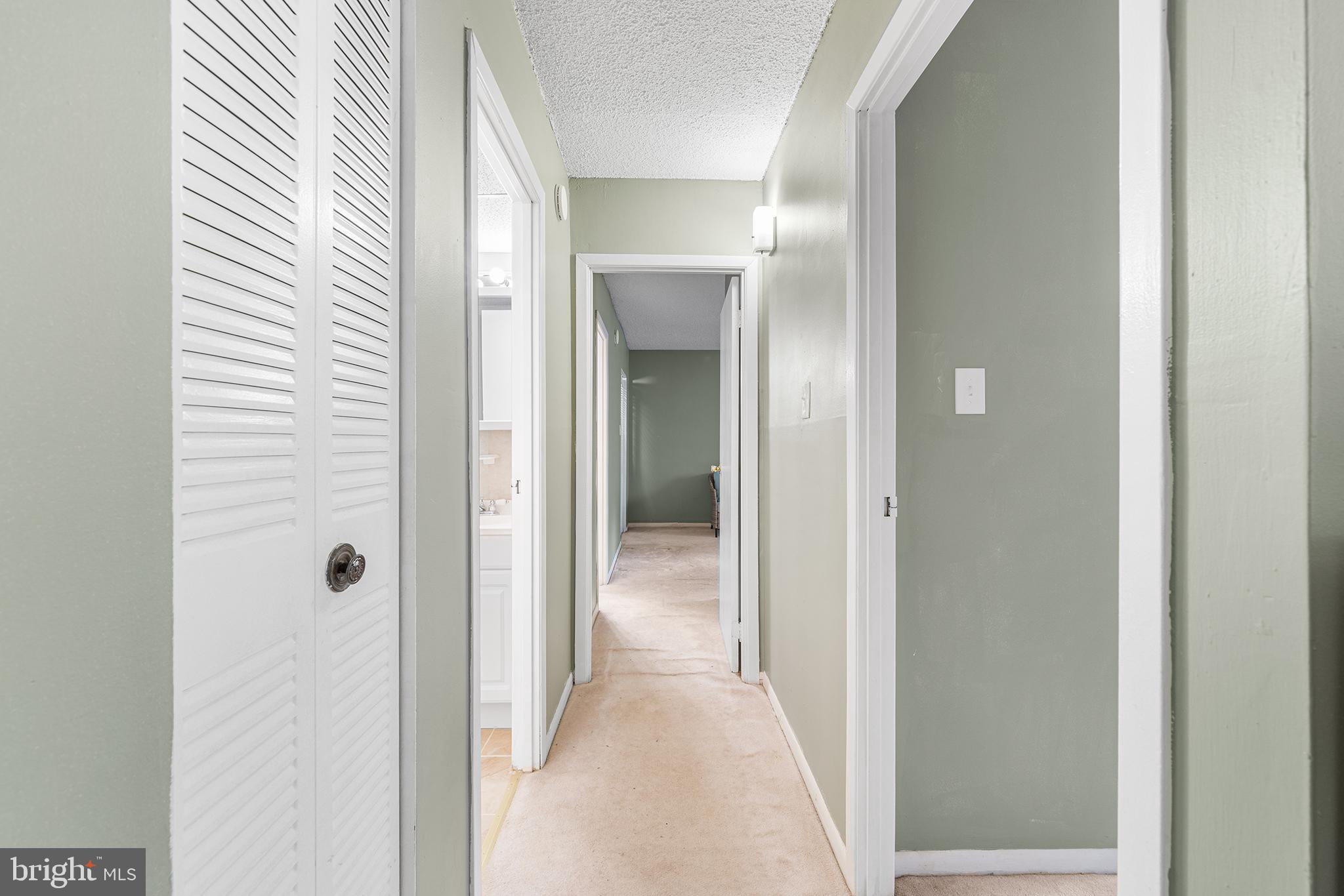 400 Glendale Road, Unit H30 Havertown, PA 19083 - Photo 10 of 22 a view of a hallway with wooden floor