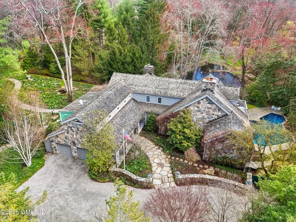$5,995,000 | 135-129 Zaccheus Mead Lane, Greenwich, CT 06831