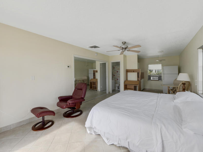 206 Inlet Way, Unit 8 Palm Beach Shores, FL 33404 - Photo 2 of 12 206 Inlet Way 8-2