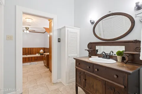 $349,999 | 401 Parkview Drive, New Iberia, LA 70563