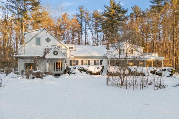 $799,900 | 9 Dry Point Drive, Rome, ME 04963
