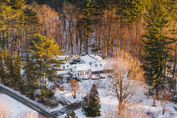 $799,900 | 9 Dry Point Drive, Rome, ME 04963