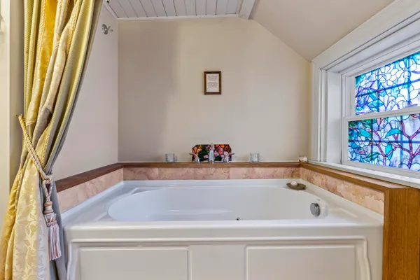 $799,900 | 9 Dry Point Drive, Rome, ME 04963