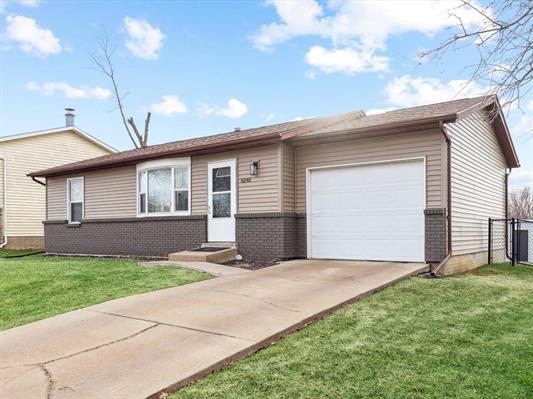 6248 Hillandale Road Davenport, IA 52806 - Photo 2 of 29