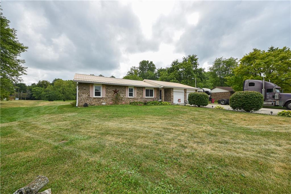 10052 South Randall Road Columbus, IN 47201 - Photo 1 of 26 Gallery Image 1