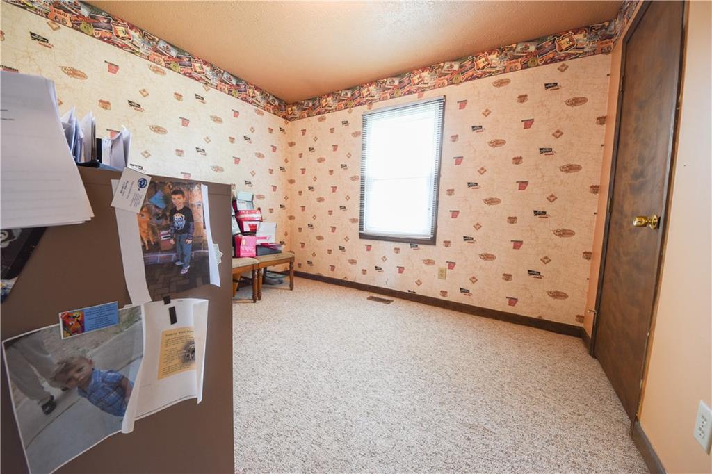 10052 South Randall Road Columbus, IN 47201 - Photo 16 of 26 Gallery Image 16