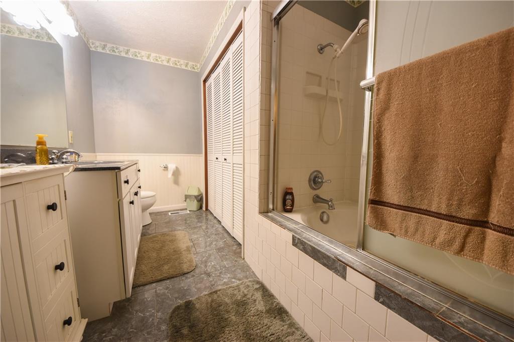 10052 South Randall Road Columbus, IN 47201 - Photo 18 of 26 Gallery Image 18