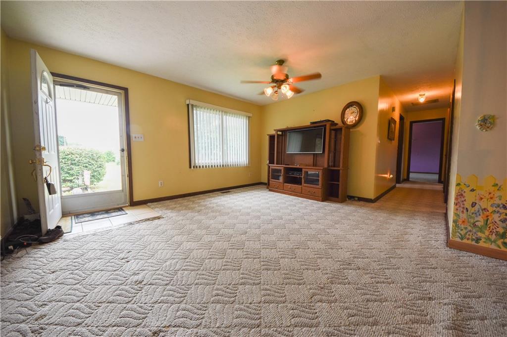 10052 South Randall Road Columbus, IN 47201 - Photo 3 of 26 Gallery Image 3