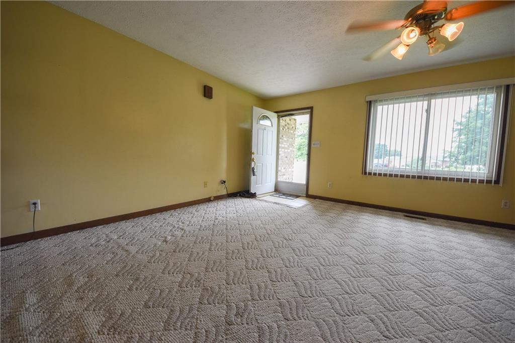 10052 South Randall Road Columbus, IN 47201 - Photo 5 of 26 Gallery Image 5