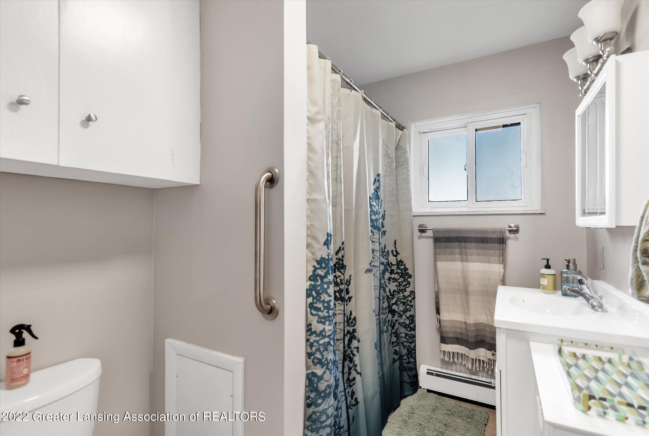 2525 East Clyde Road Howell, MI 48855 - Photo 22 of 36 21-2525-E-Clyde-Rd-WindowStill-Real-Esta