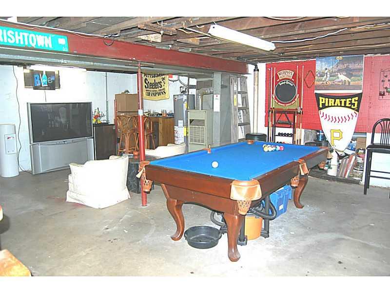 181 Seavey Road Pittsburgh, PA 15223 - Photo 14 of 19 Basement/Game Room.
