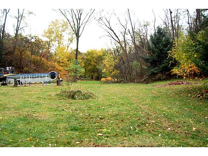 181 Seavey Road Pittsburgh, PA 15223 - Photo 18 of 19 Yard/Garden.
