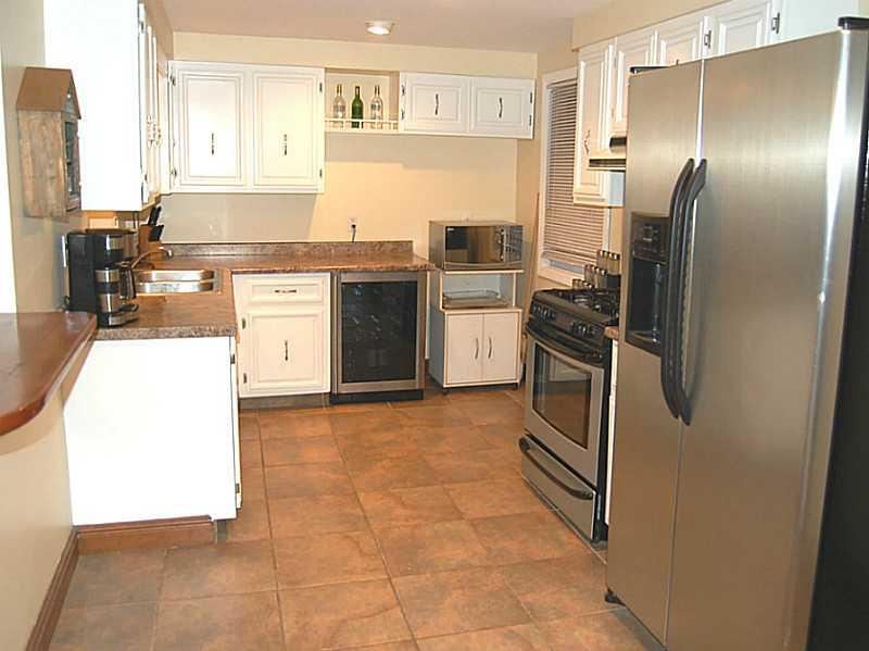 181 Seavey Road Pittsburgh, PA 15223 - Photo 5 of 19 Kitchen.