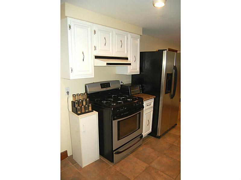 181 Seavey Road Pittsburgh, PA 15223 - Photo 6 of 19 Kitchen.