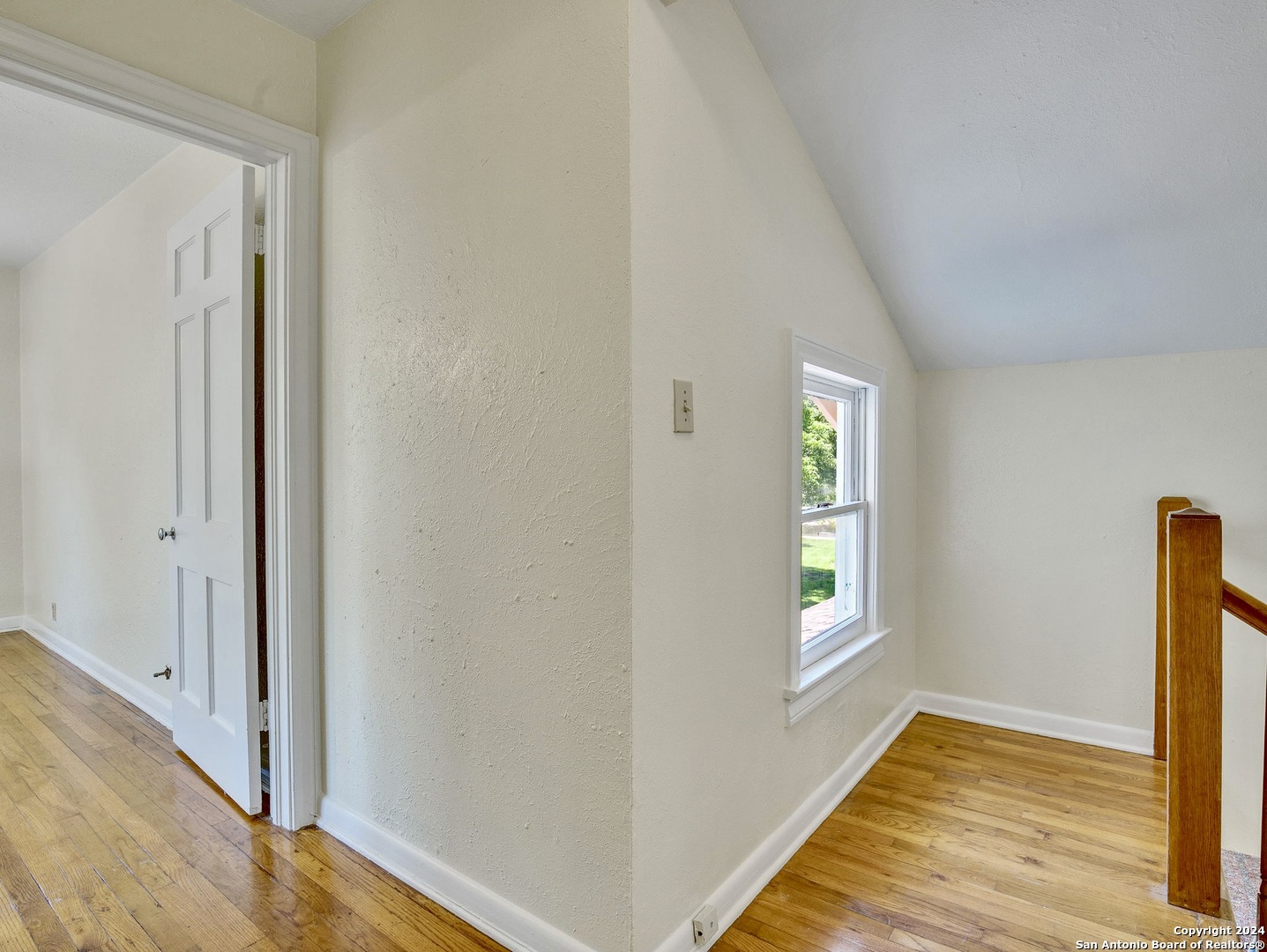 785 Burr Road Terrell Hills, TX 78209 - Photo 17 of 32