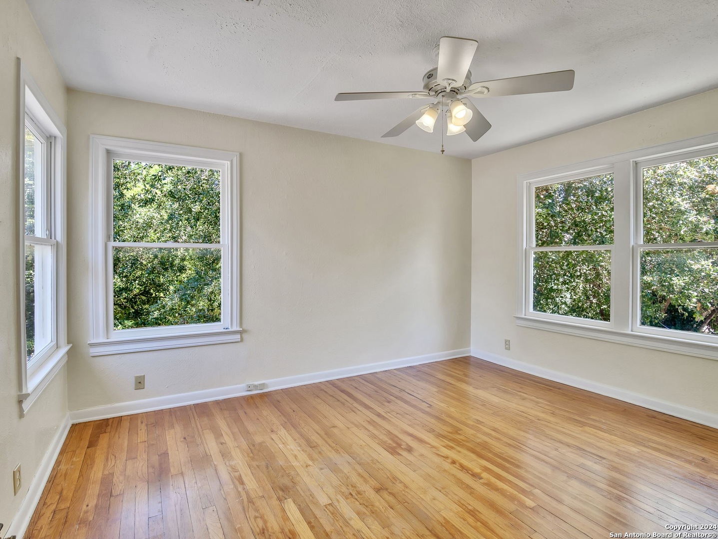 785 Burr Road Terrell Hills, TX 78209 - Photo 24 of 32