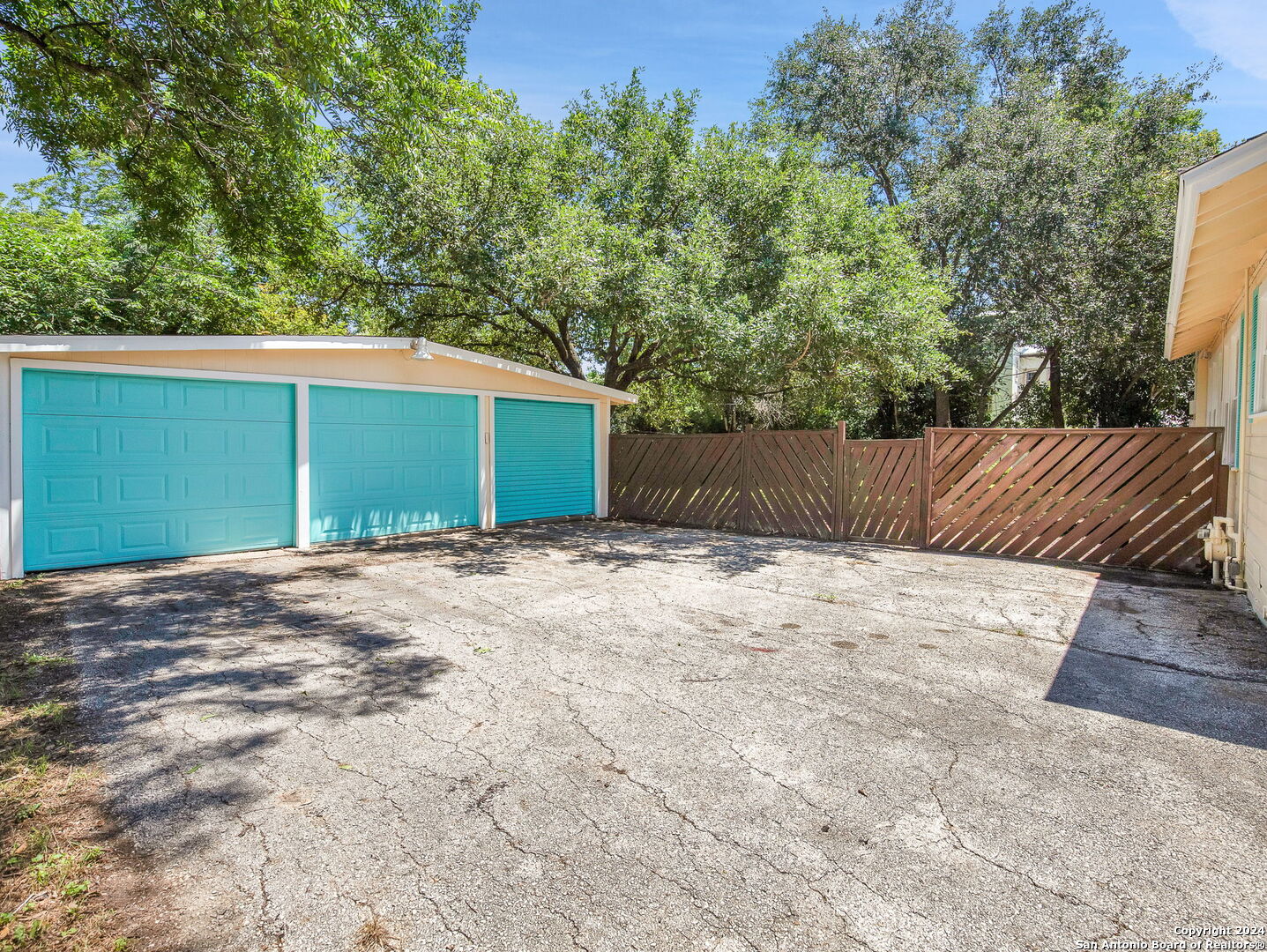 785 Burr Road Terrell Hills, TX 78209 - Photo 29 of 32