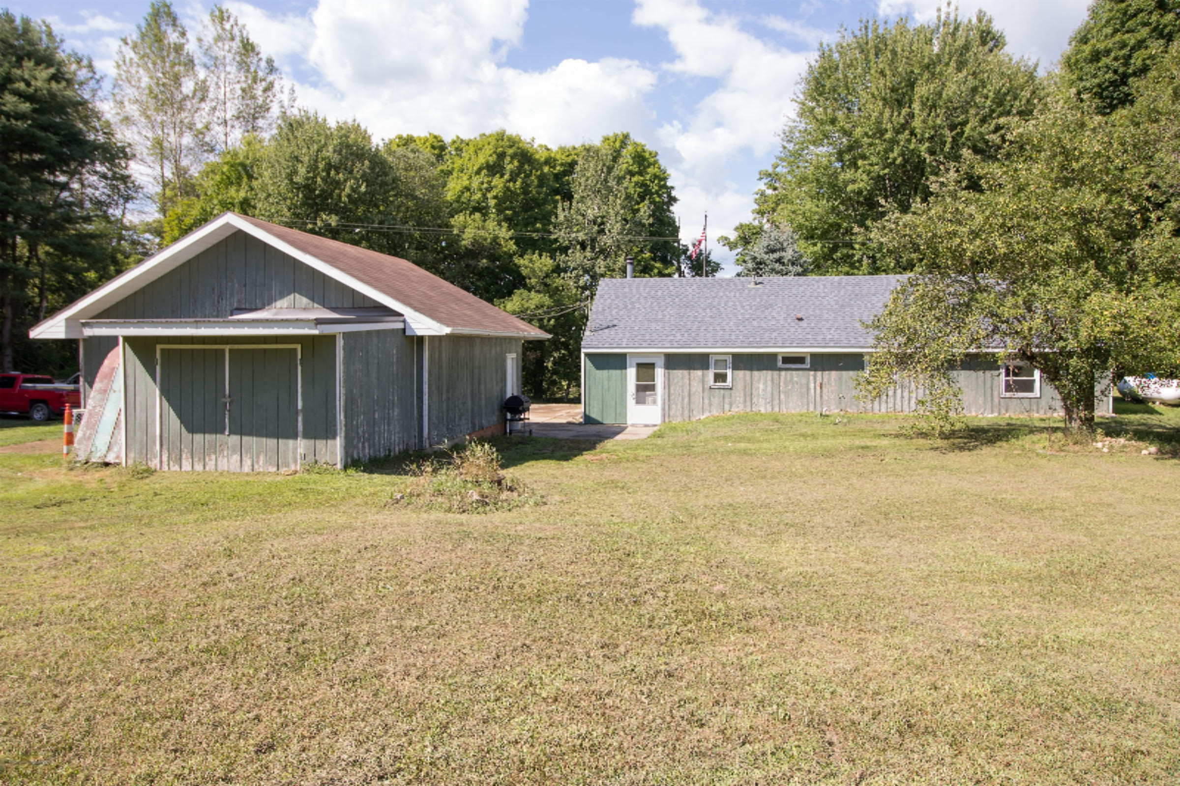 7356 Westlake Road Bellevue, MI 49021 - Photo 4 of 15 Rear