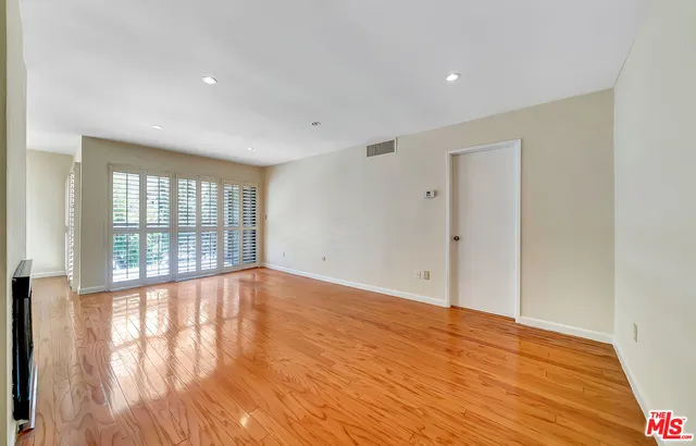 $449,500 | 515 North Jackson Street, Unit 116, Glendale, CA 91206