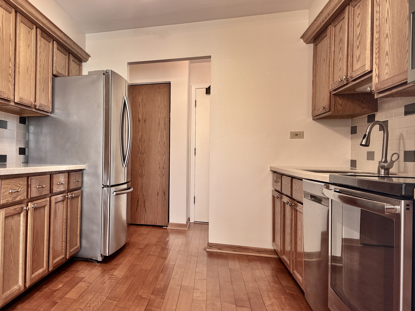 440 Raintree Court, Unit 3G Glen Ellyn, IL 60137 - Photo 4 of 35