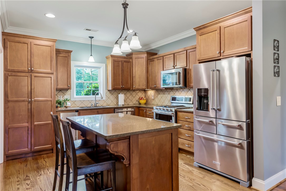 320 Edens Ridge Drive Six Mile, SC 29682 - Photo 14 of 37 Gallery Image 14