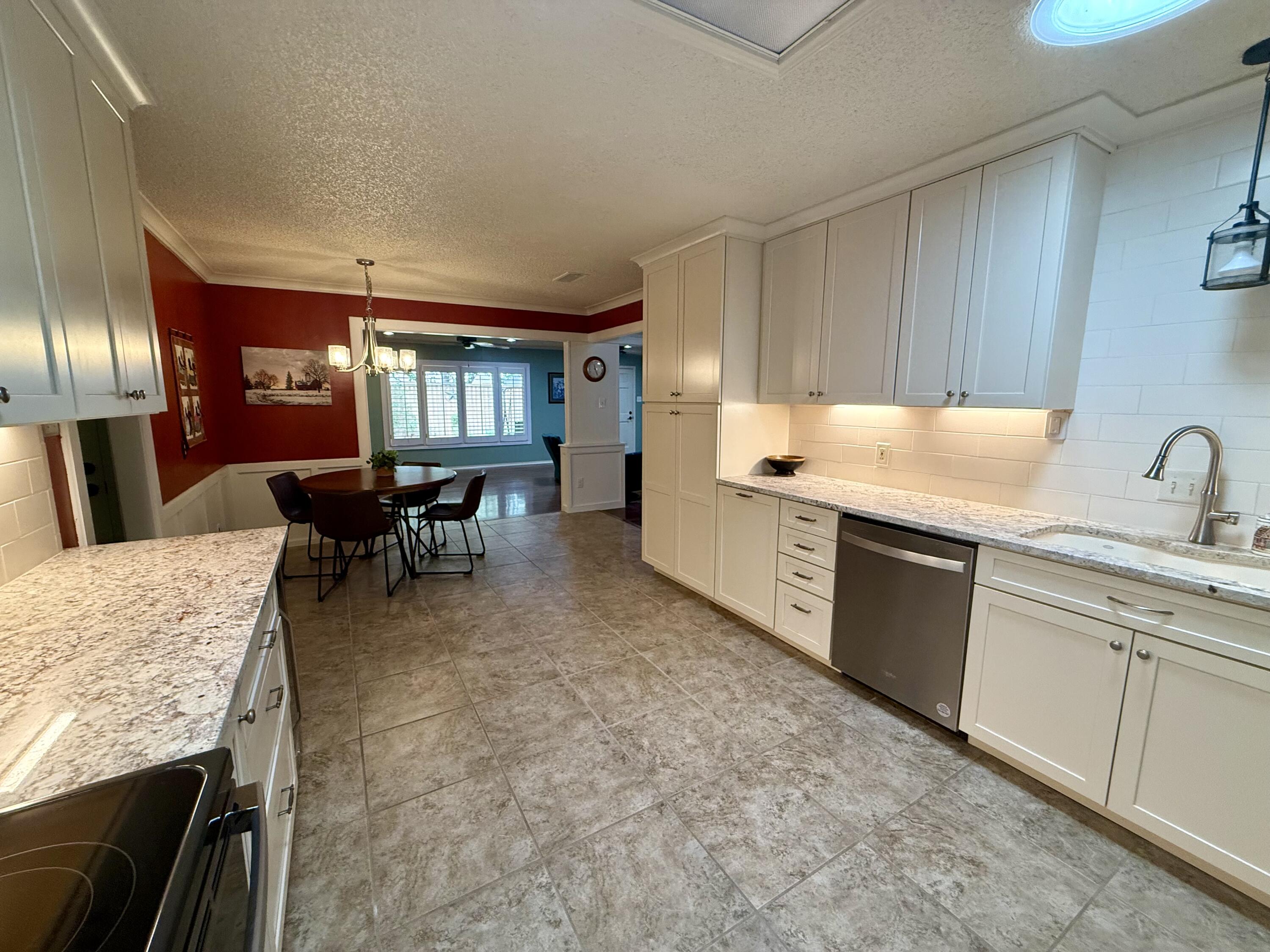 4911 92nd Street Lubbock, TX 79424 - Photo 25 of 77 IMG_5723