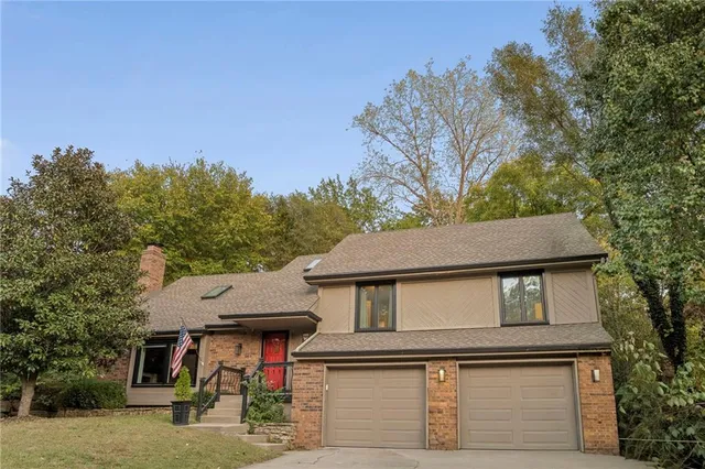 $389,000 | 5417 Northwest Walden Drive, Kansas City, MO 64151