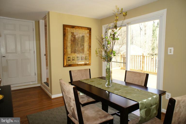 6628 Barrett Road Falls Church, VA 22042 - Photo 22 of 27 Dining Room