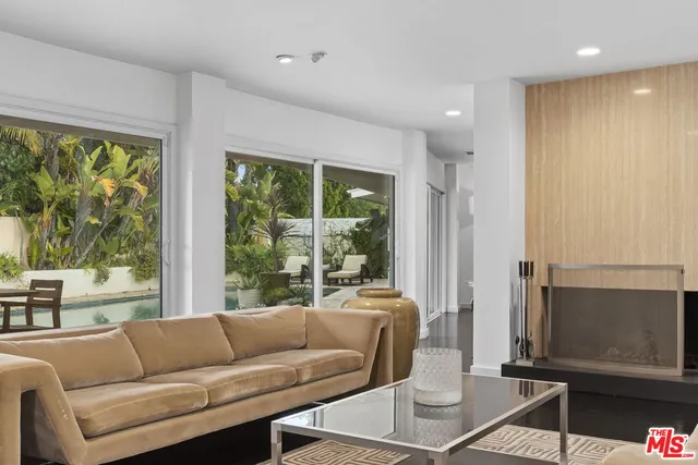 a view of entryway and hall