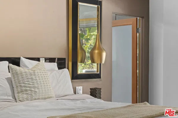 $15,000 | 8405 Edwin Drive, Los Angeles, CA 90046