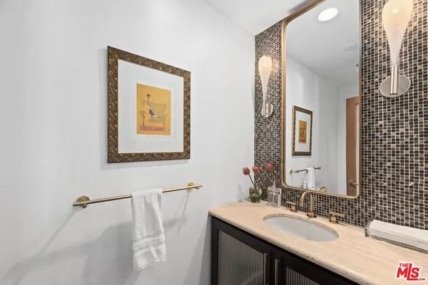 $15,000 | 8405 Edwin Drive, Los Angeles, CA 90046