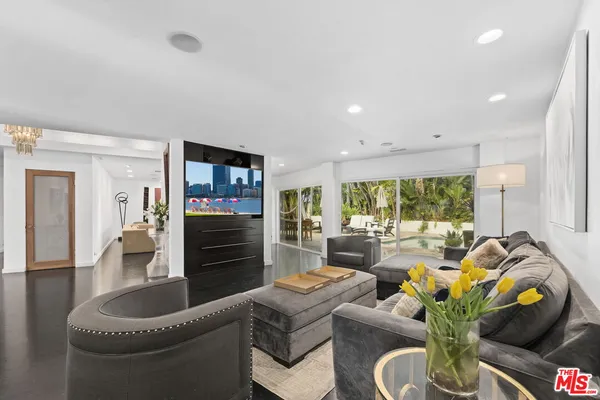 $15,000 | 8405 Edwin Drive, Los Angeles, CA 90046