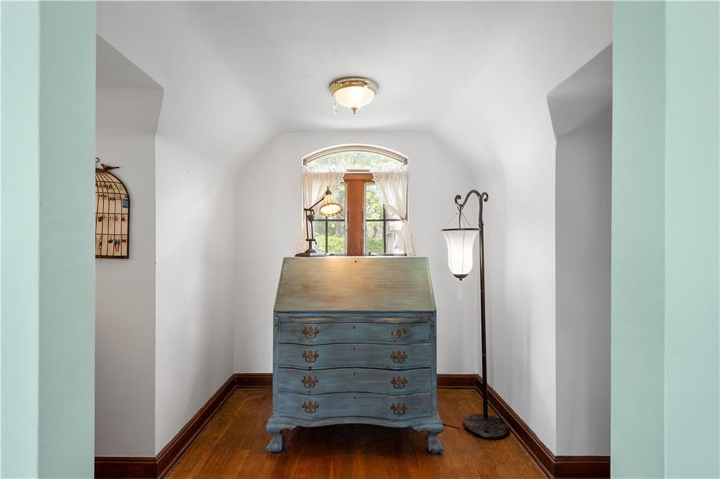 2 Crescent Drive Pittsburgh, PA 15228 - Photo 23 of 48 a view of livingroom with wooden floor