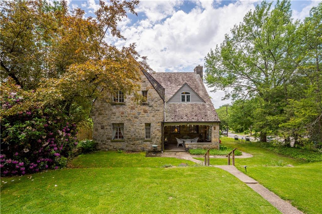 2 Crescent Drive Pittsburgh, PA 15228 - Photo 4 of 48 a front view of a house with garden