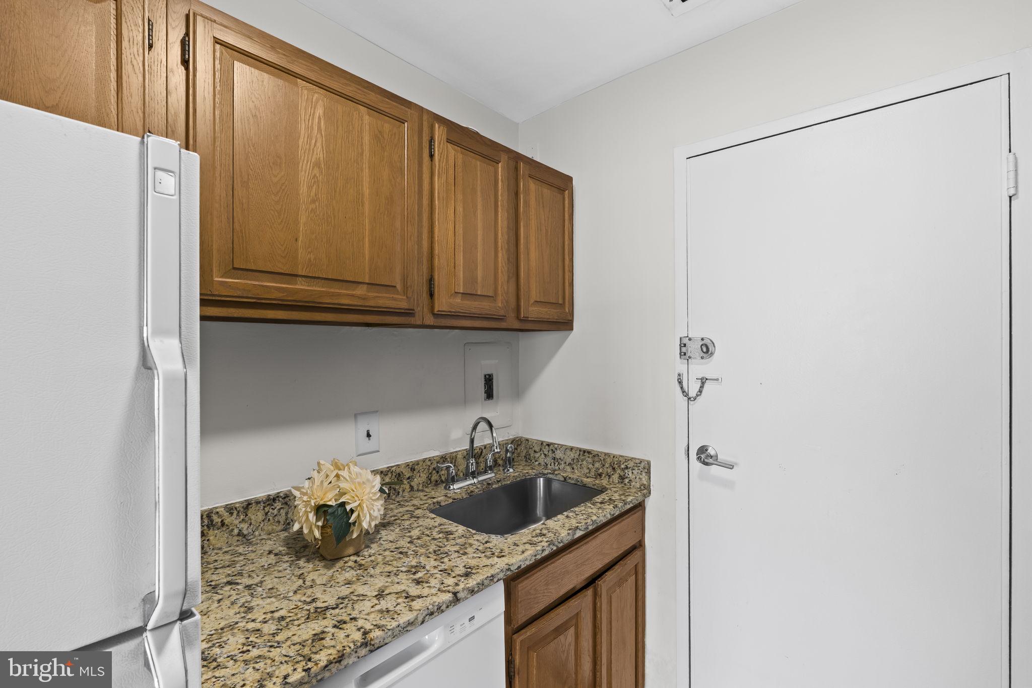 2829 Connecticut Avenue Northwest, Unit 503 Washington, DC 20008 - Photo 11 of 28