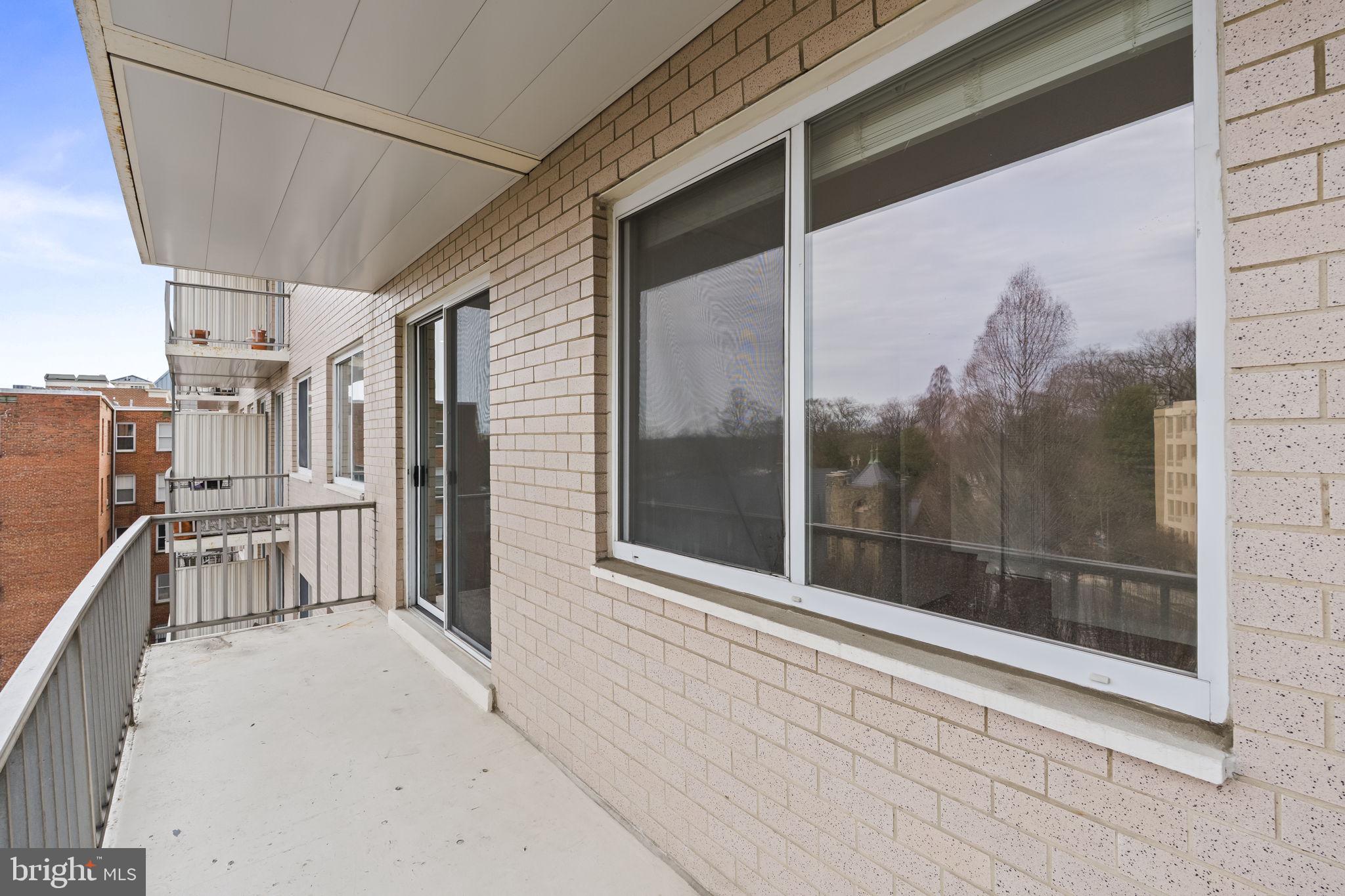 2829 Connecticut Avenue Northwest, Unit 503 Washington, DC 20008 - Photo 20 of 28 Oversize balcony