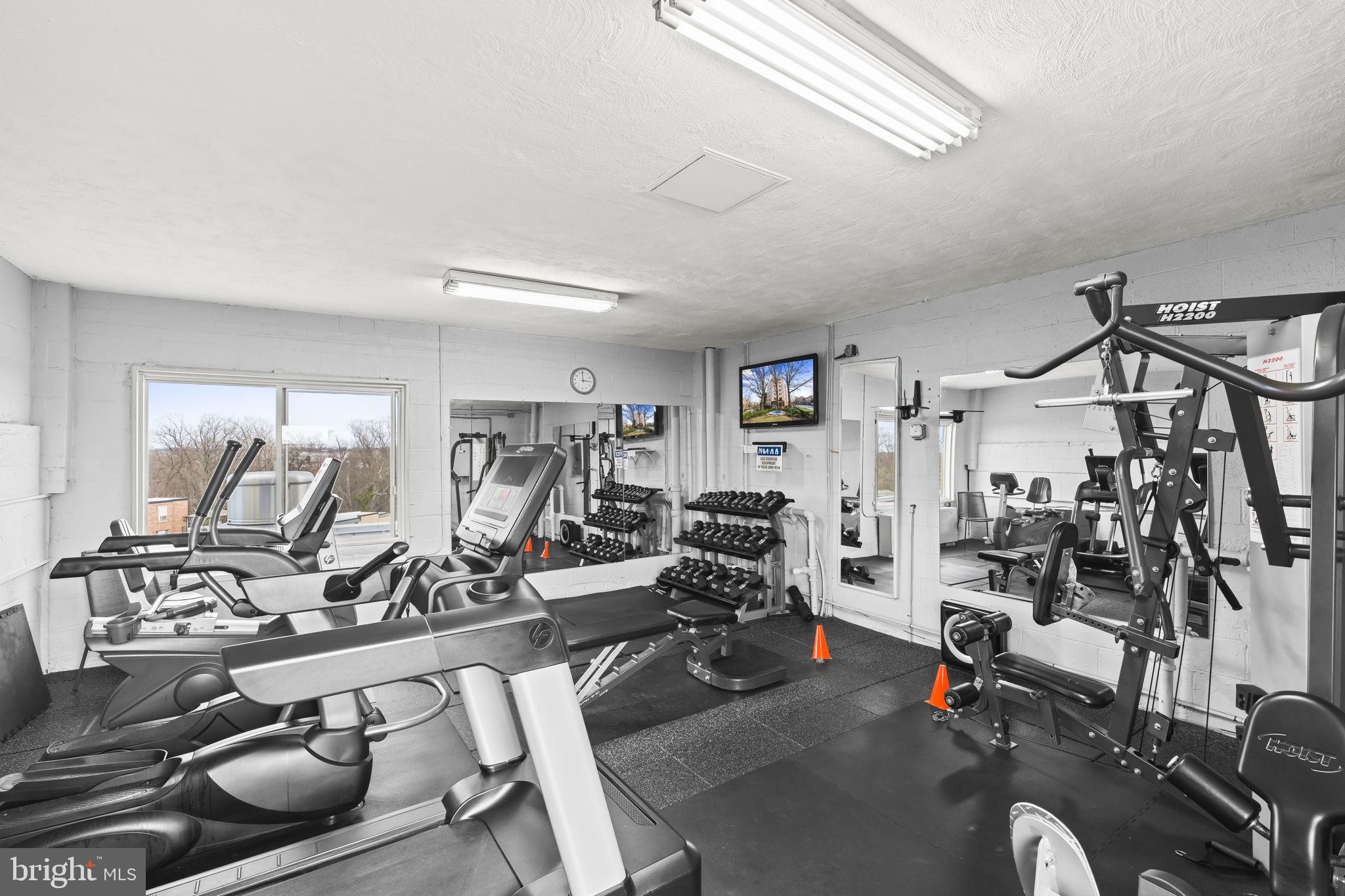 2829 Connecticut Avenue Northwest, Unit 503 Washington, DC 20008 - Photo 23 of 28 Onsite gym