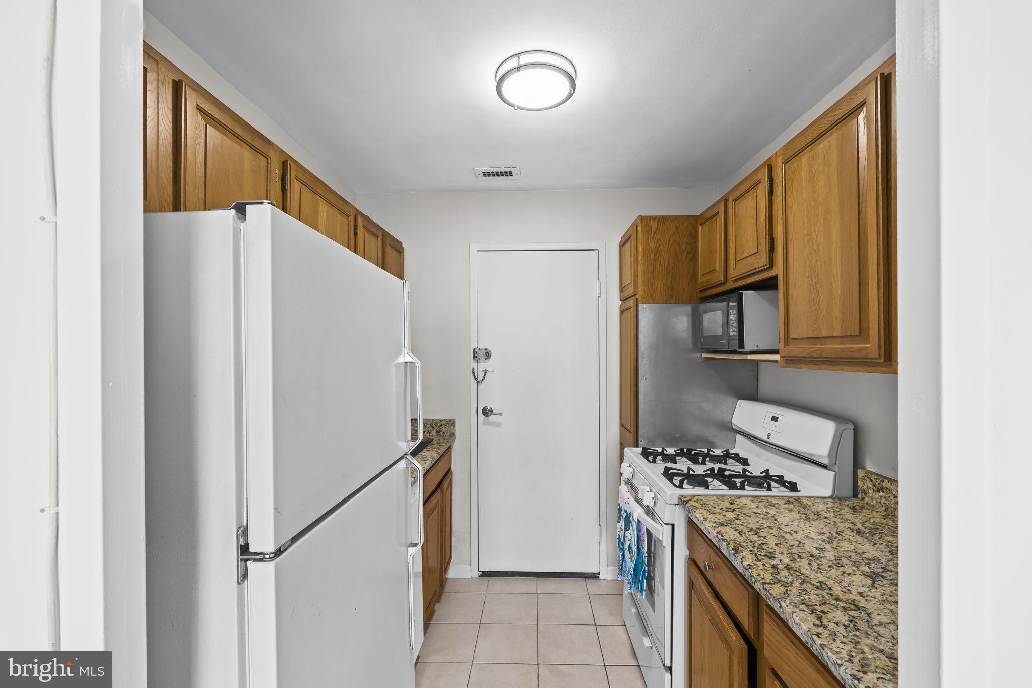 2829 Connecticut Avenue Northwest, Unit 503 Washington, DC 20008 - Photo 9 of 28 Galley Kitchen