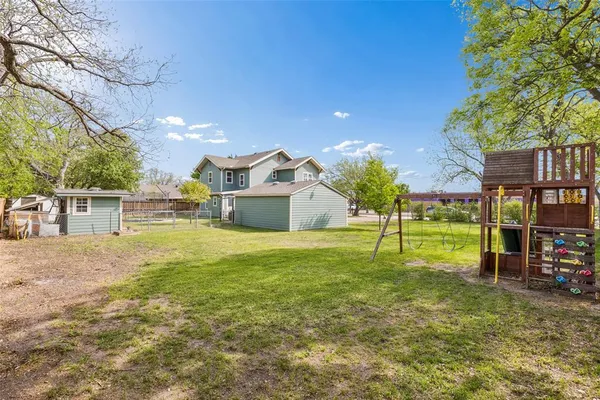 $390,000 | 507 North 7th Street, Sanger, TX 76266