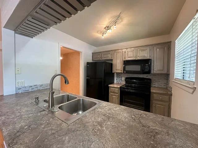 $1,100 | 4049 Herschel Avenue, Unit F, Dallas, TX 75219