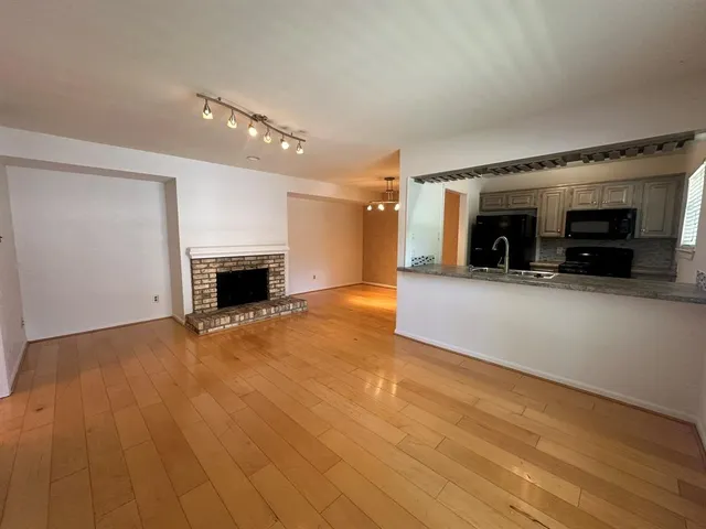 $1,100 | 4049 Herschel Avenue, Unit F, Dallas, TX 75219